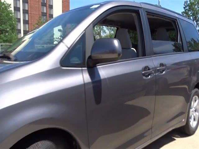 2017 Toyota Sienna LE